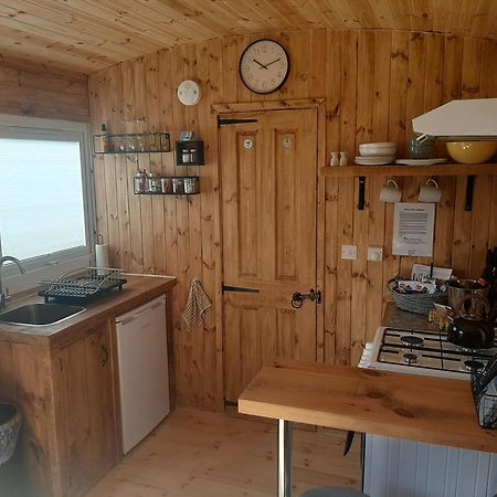 Anglesey New Modern Shepherds Hut With Spa Hot Tub Gwalchmai Εξωτερικό φωτογραφία