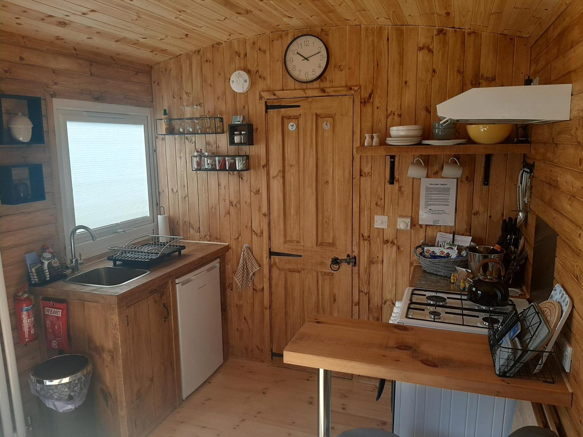 Anglesey New Modern Shepherds Hut With Spa Hot Tub Gwalchmai Εξωτερικό φωτογραφία